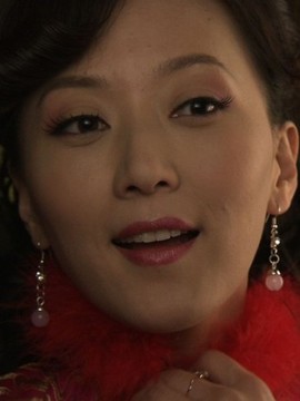 雪色红颜